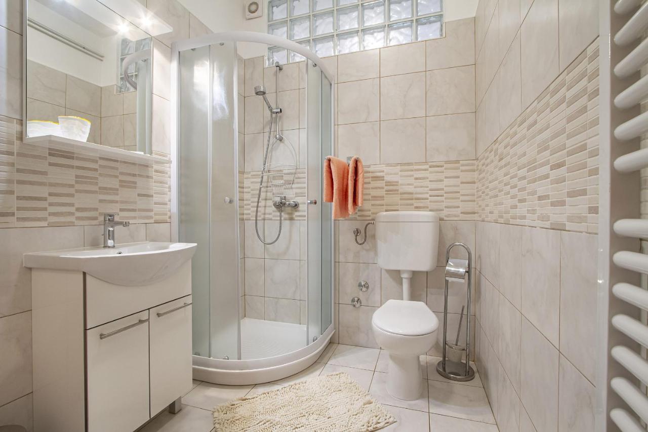 Apartmani Justic Njivice Buitenkant foto