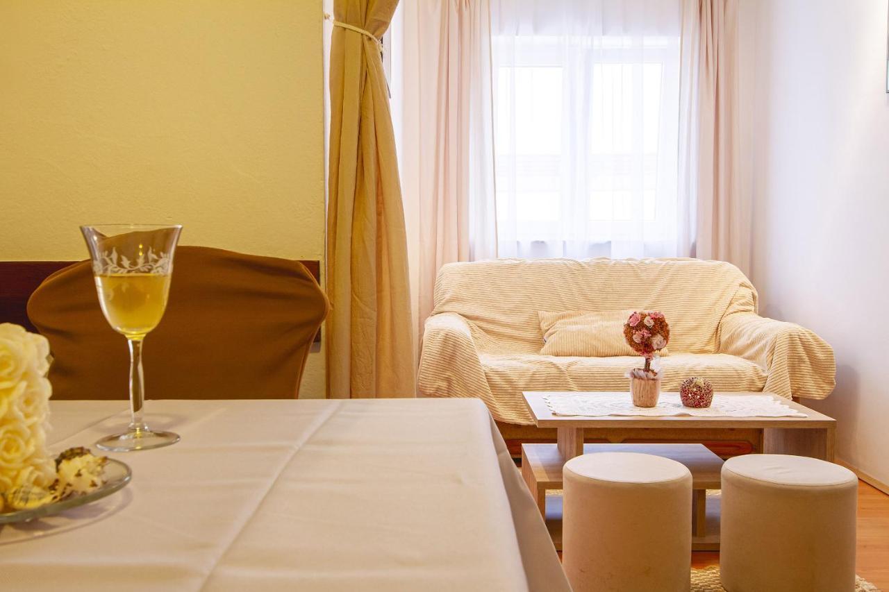 Apartmani Justic Njivice Buitenkant foto