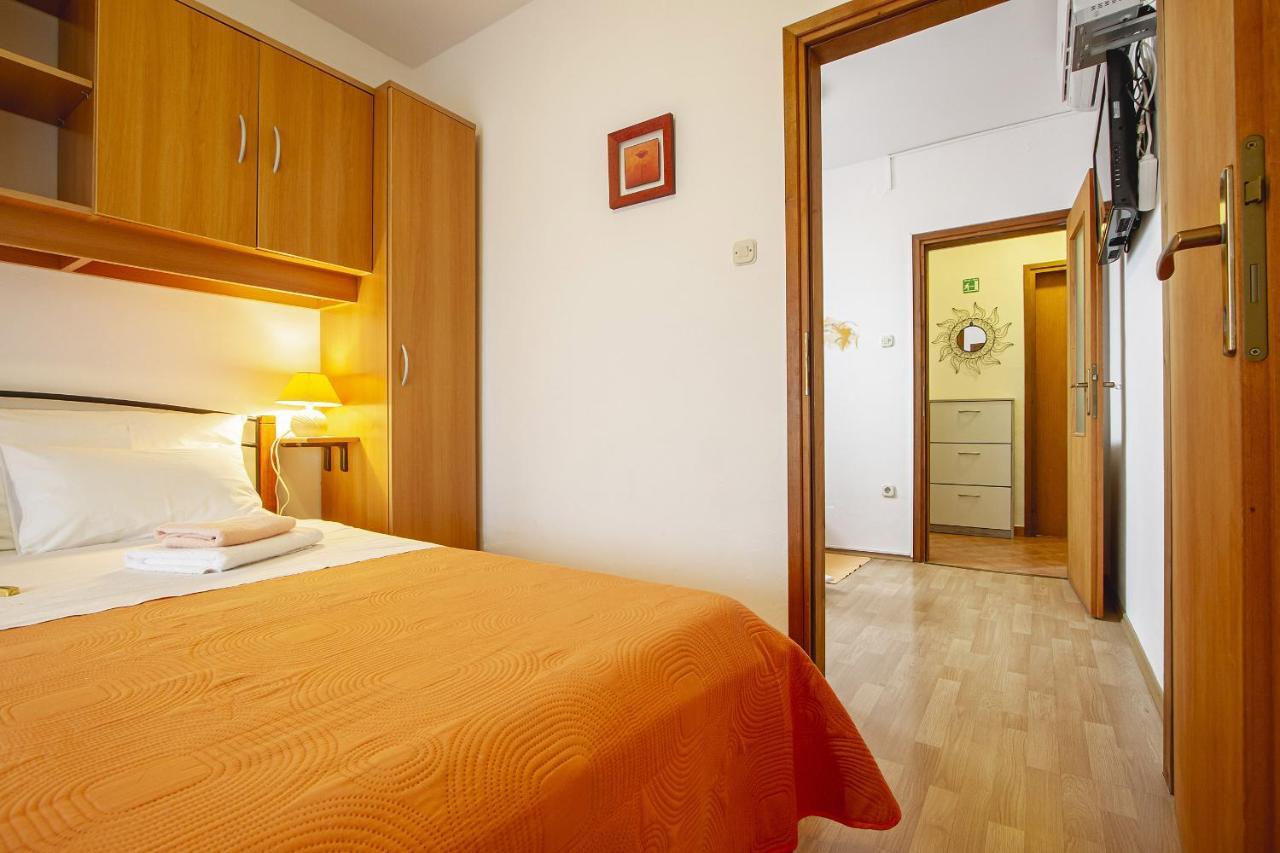 Apartmani Justic Njivice Buitenkant foto