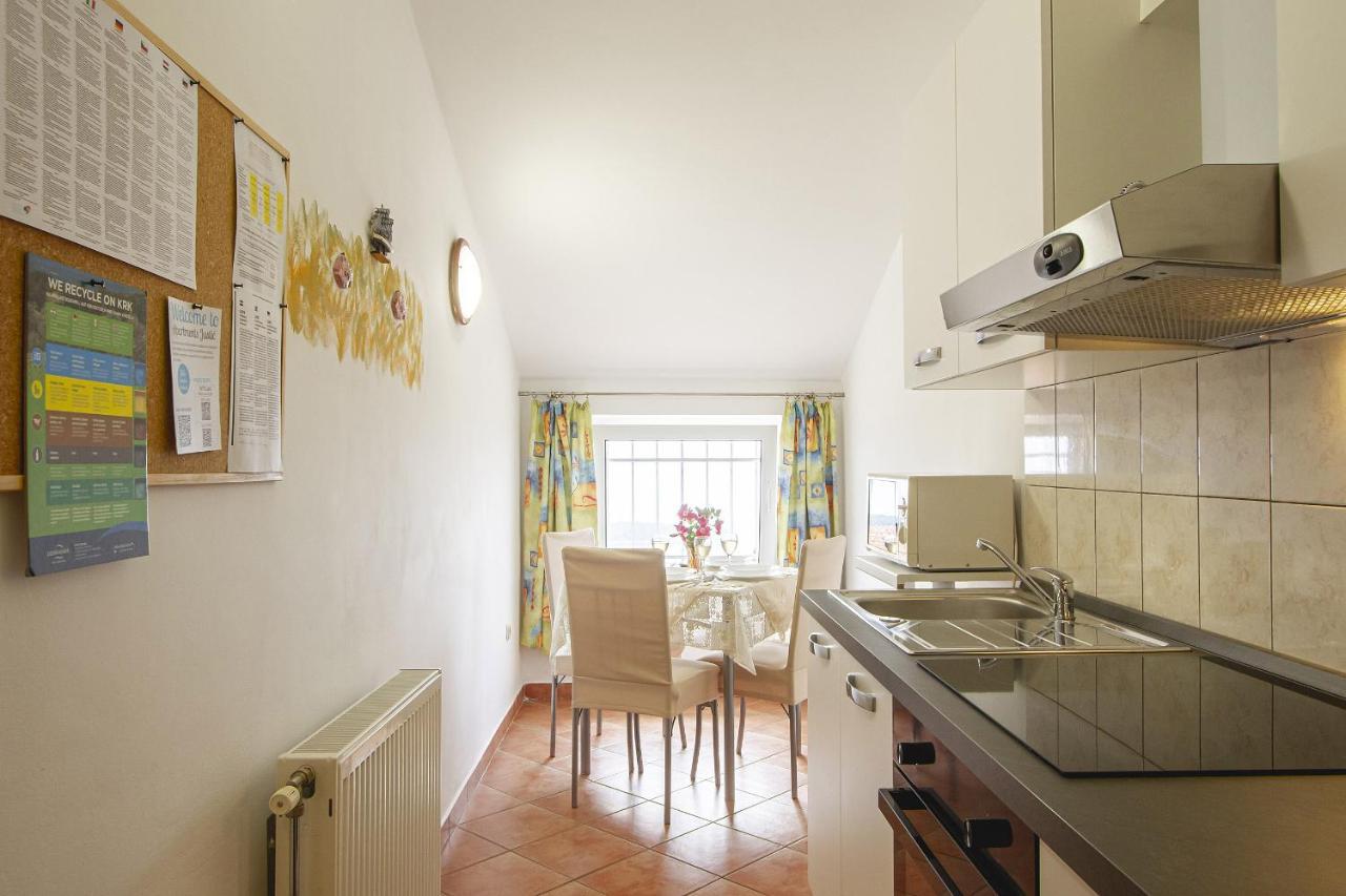Apartmani Justic Njivice Buitenkant foto