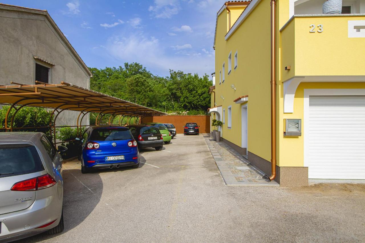 Apartmani Justic Njivice Buitenkant foto