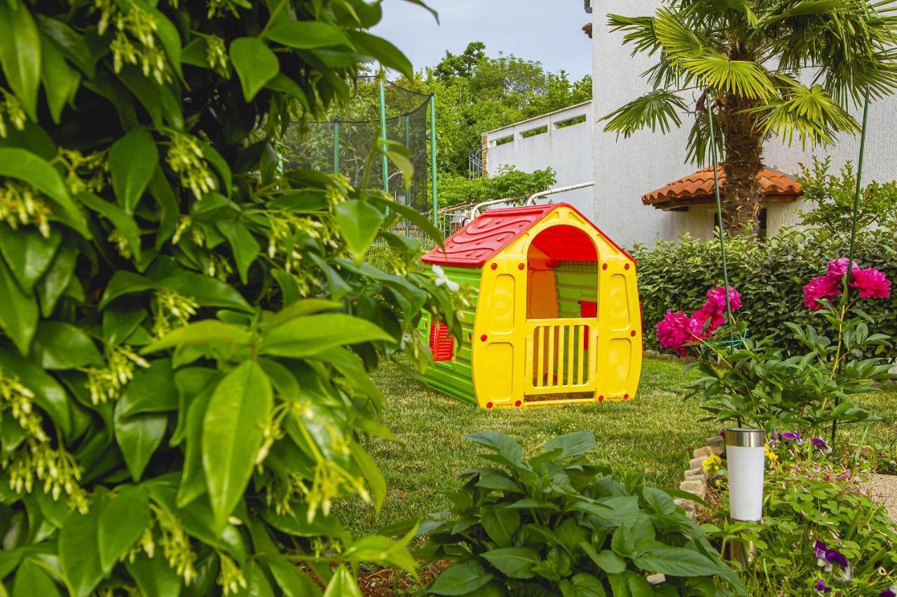 Apartmani Justic Njivice Buitenkant foto